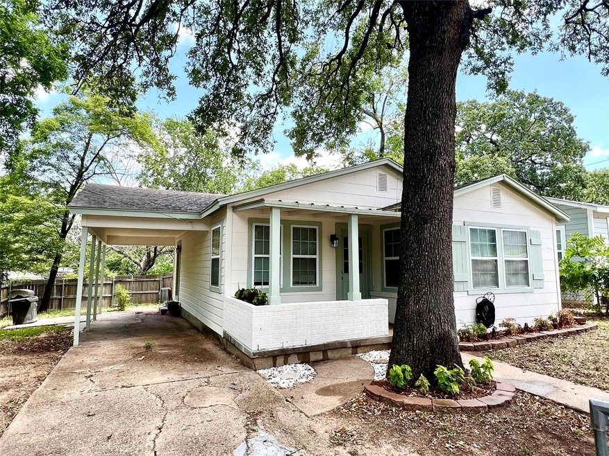 1220 W Water St, Weatherford, TX 76086 - photo 1