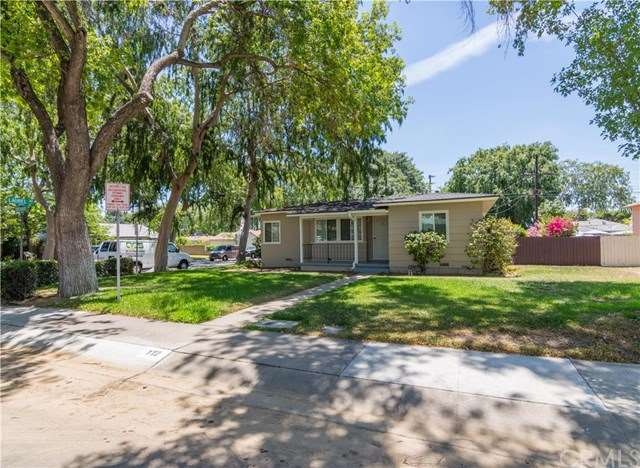 Front yard of house.