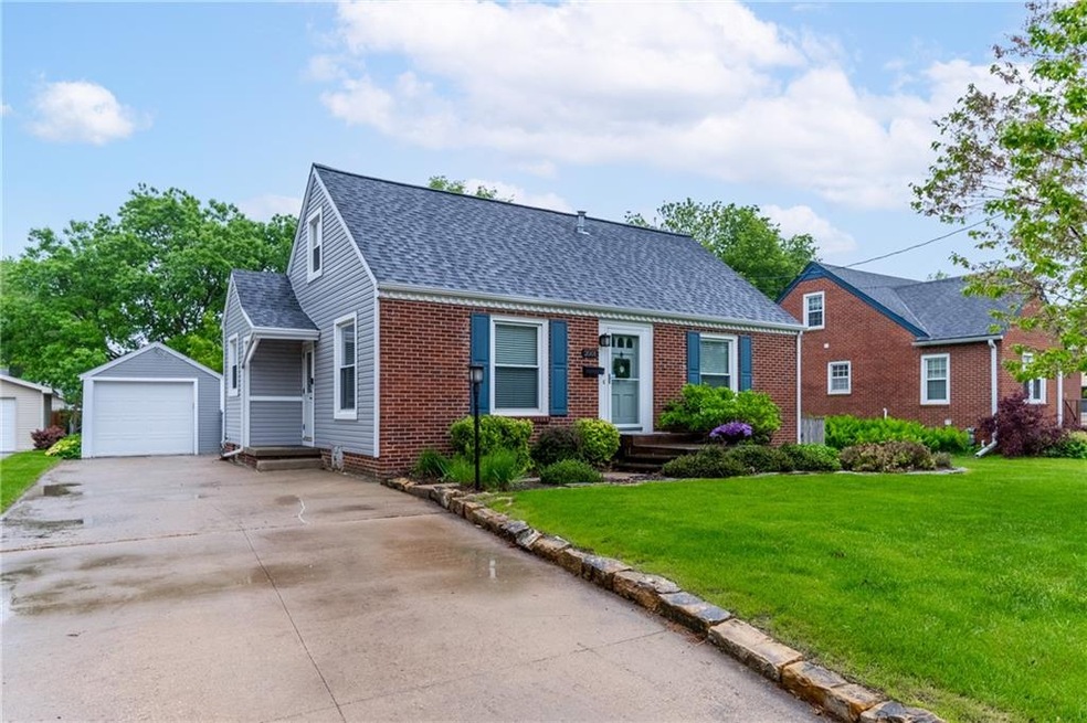 2001 48th St, Des Moines, IA 50310 - photo 1