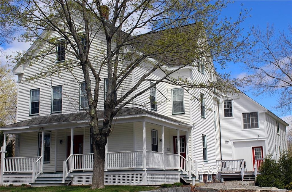 27 School St unit 4, Freeport, ME 04032 - photo 1