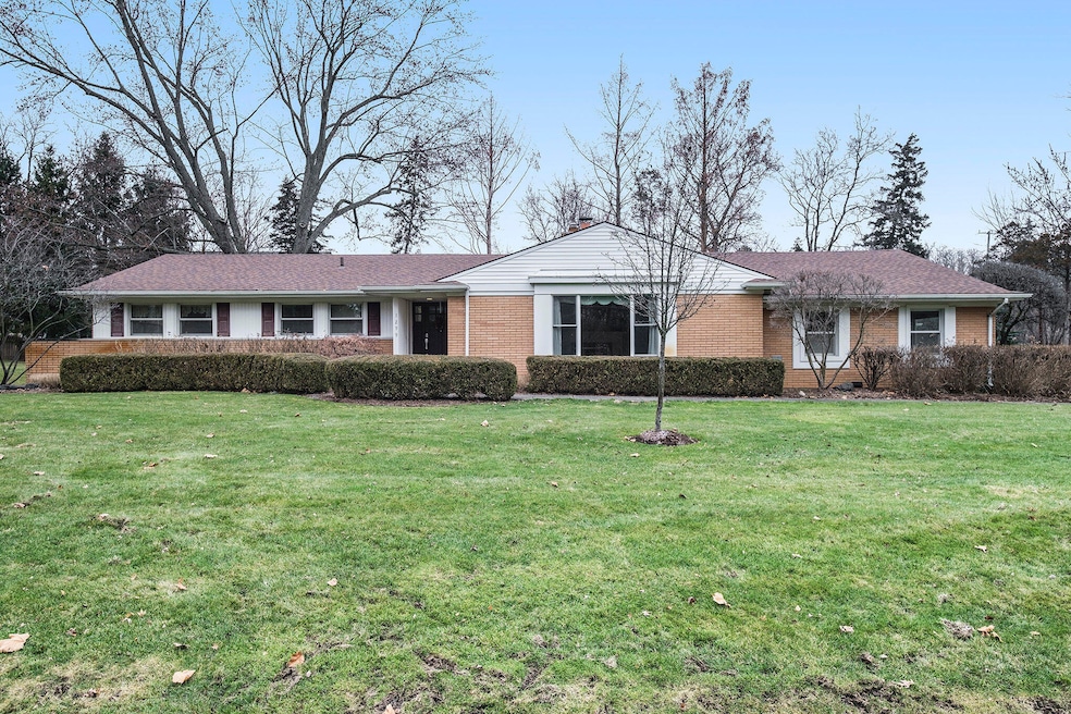 1299 Northover Dr, Bloomfield Hills, MI 48304 - photo 1