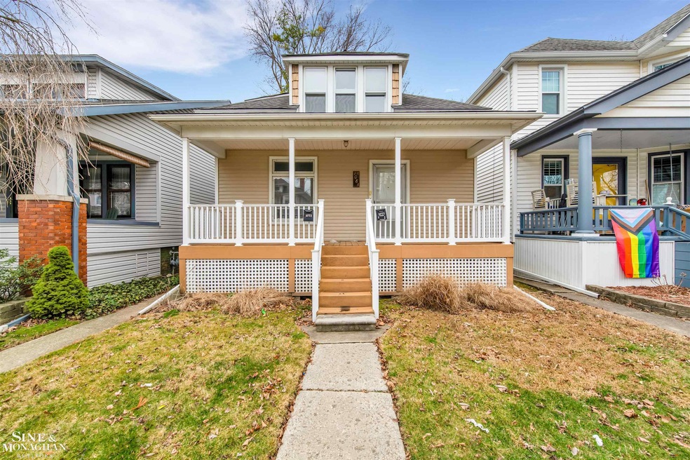 1083 Lakepointe St unit 2, Grosse Pointe Park, MI 48230 - photo 1