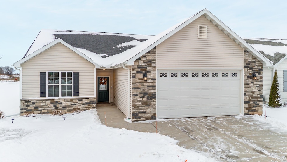 4647 N Cherryvale Ave, Appleton, WI 54913 - photo 1