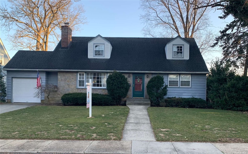 548 Fir Place, Oceanside, NY 11572 - photo 1