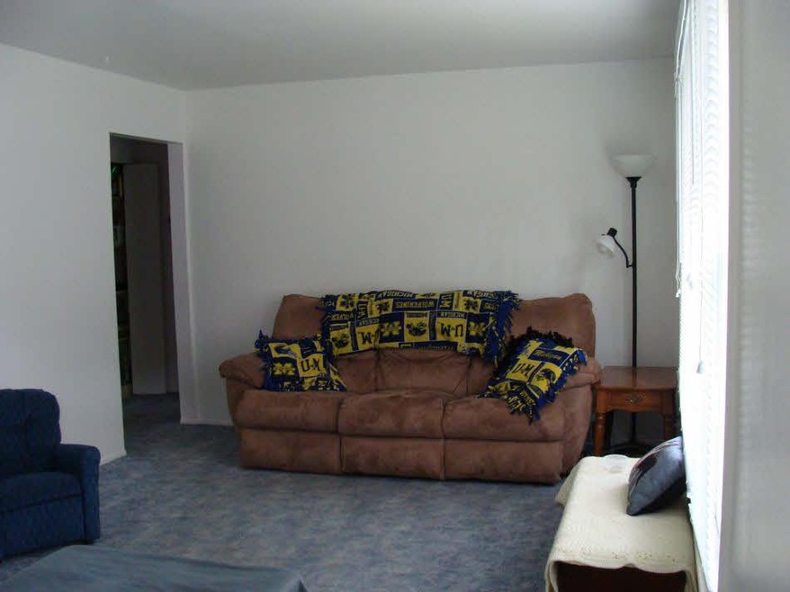 561 N Homer Rd, Midland, MI 48640 - photo 1