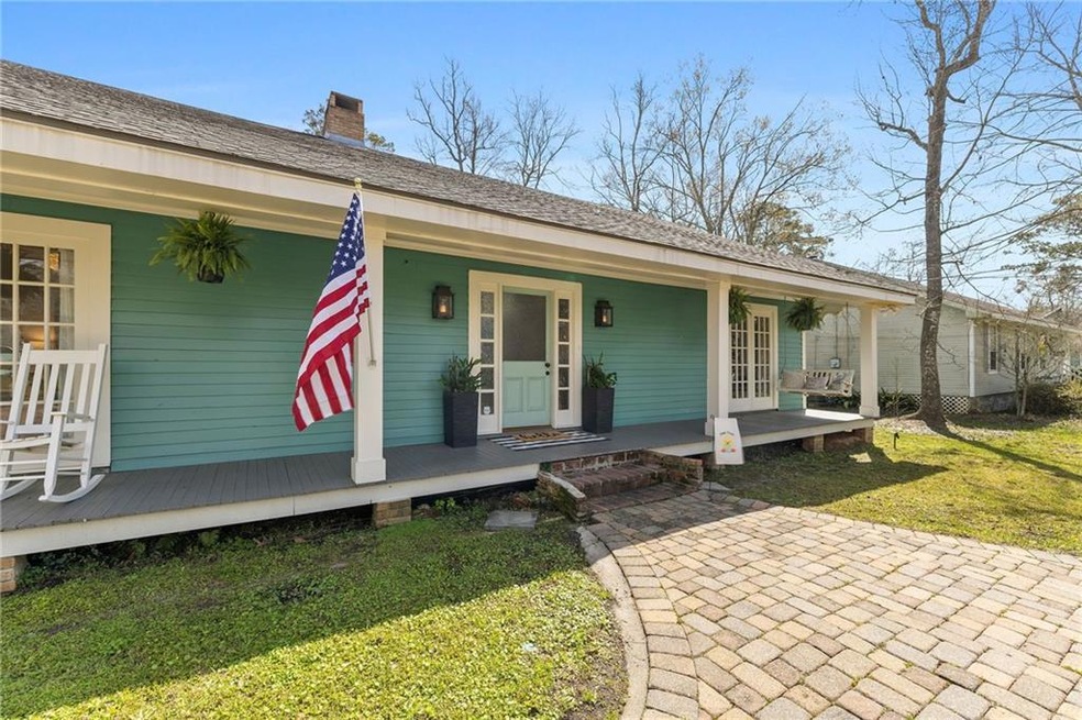 319 Scotchpine Dr, Mandeville, LA 70471 - photo 1