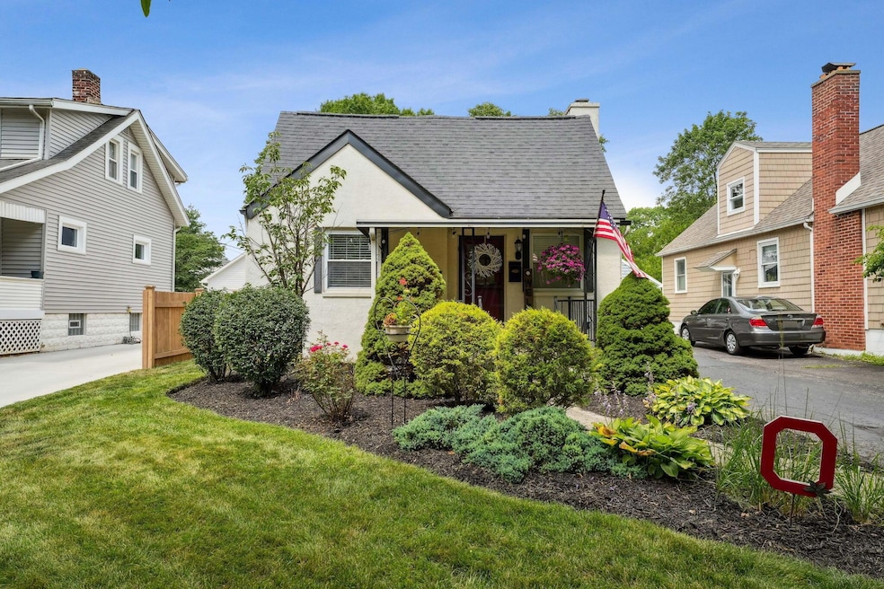 65-web-or-mls-1317-broadview-ave
