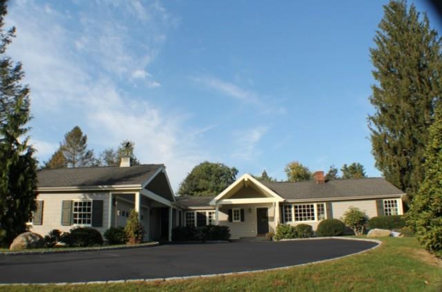 36 Macarthur Ln, Stamford, CT 06902 - photo 1