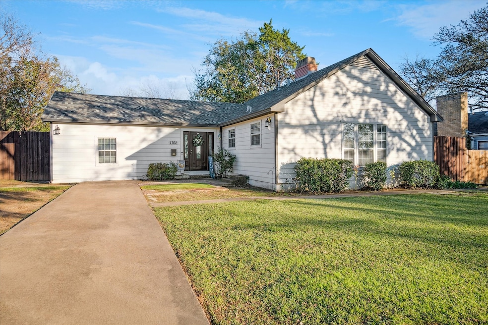 1702 Random Rd, Carrollton, TX 75006 - photo 1