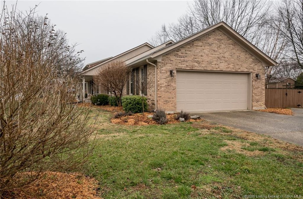 1105 Doebrook Dr, New Albany, IN 47150 - photo 1