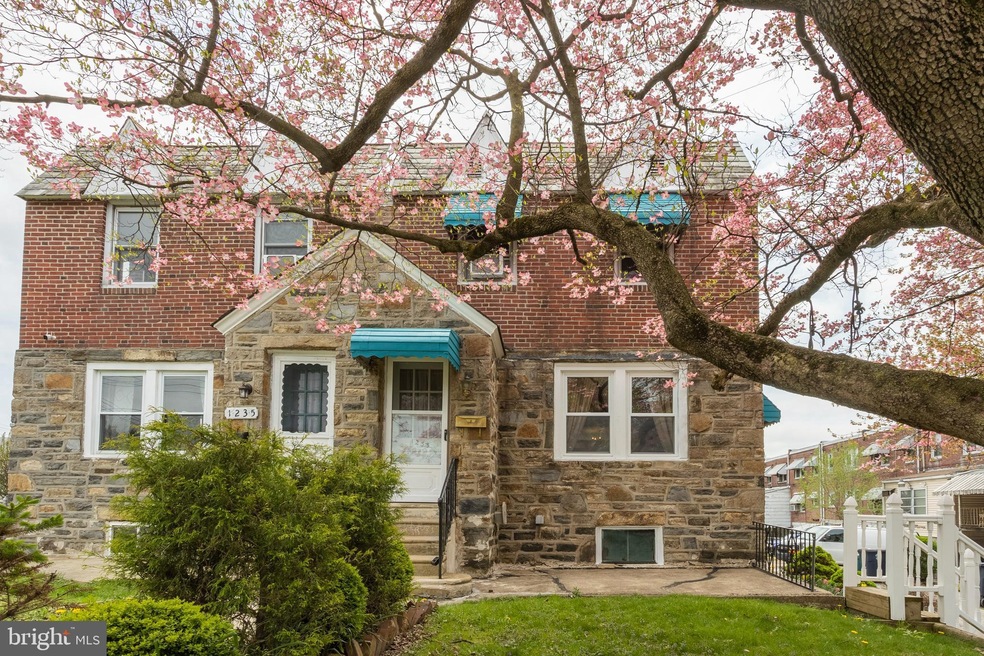 1233 E 13th St, Crum Lynne, PA 19022 - photo 1