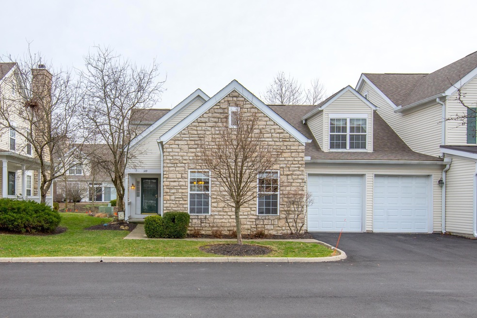 329 Sycamore Woods Ln unit 329, Columbus, OH 43230 - photo 1