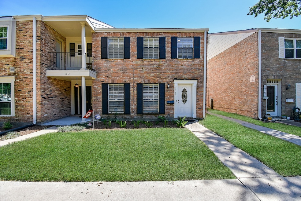 1265 Country Place Dr, Houston, TX 77079 - photo 1