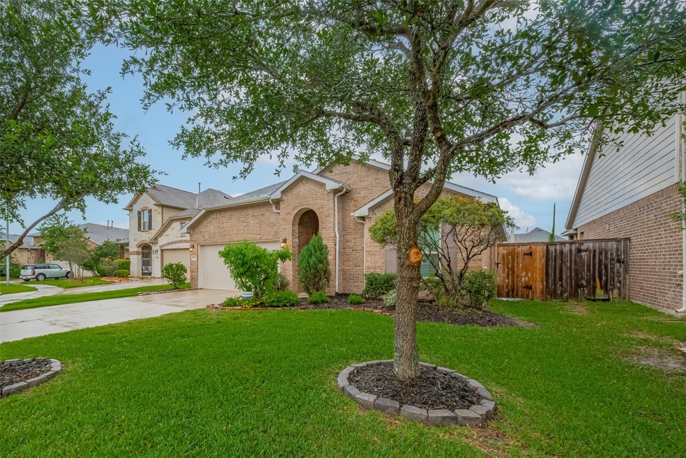Home is zoned to Autumn Creek Elementary School, W