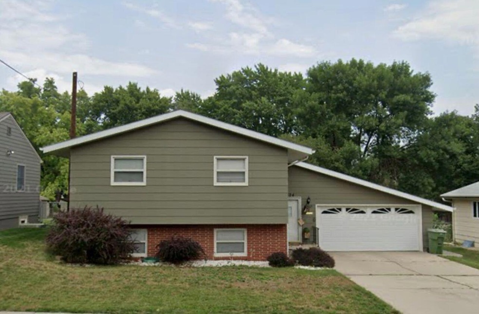 824 W Birch