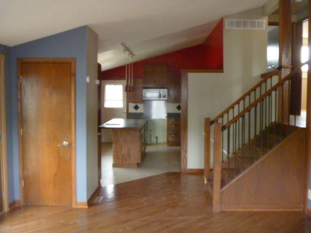 1209 Sacramento Dr, Carpentersville, IL 60110 - photo 1