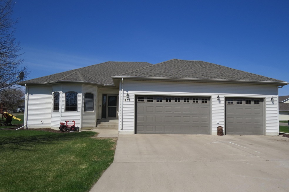 253 25th Ave NE, Jamestown, ND 58401 - photo 1