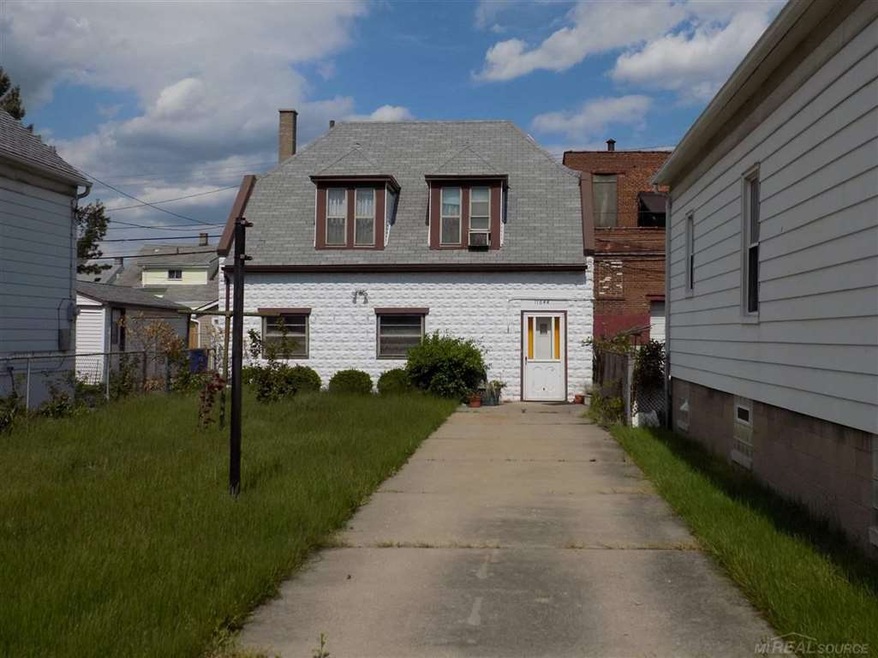 11644 Sobieski St, HamtraMcK, MI 48212 - photo 1