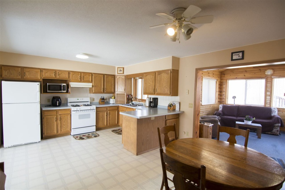 3657 Old Stage Rd, Brooklyn, WI 53521 - photo 1