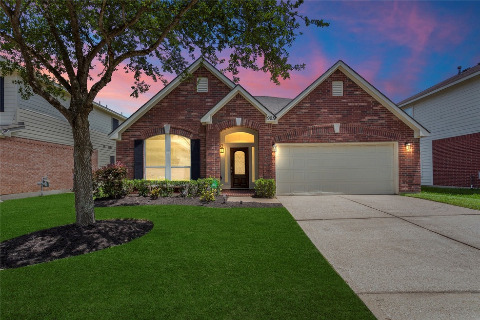 9019 Mercury Cove Ct, Houston, TX 77075 - photo 1