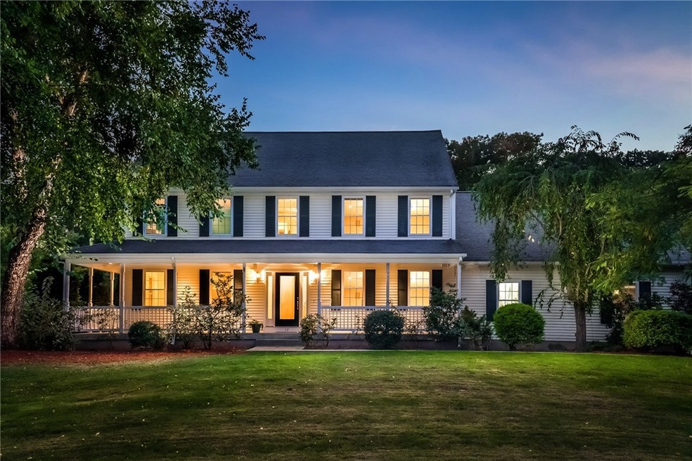 10 Apple Tree Ct, East Greenwich, RI 02818 - photo 1