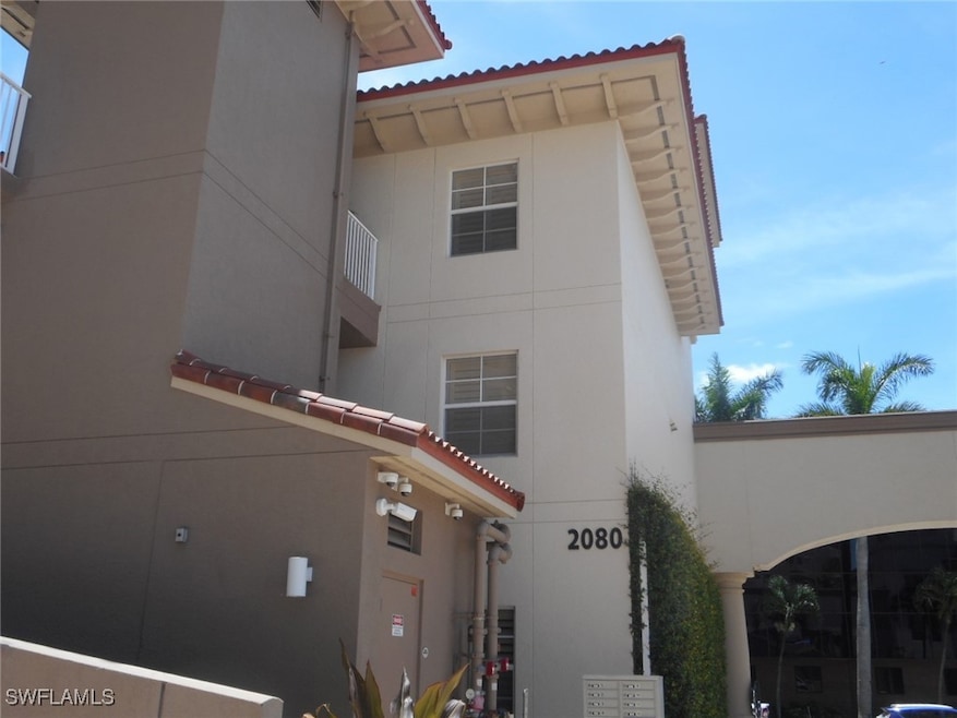 High Point Place unit 304, Fort Myers, FL 33901 - photo 1