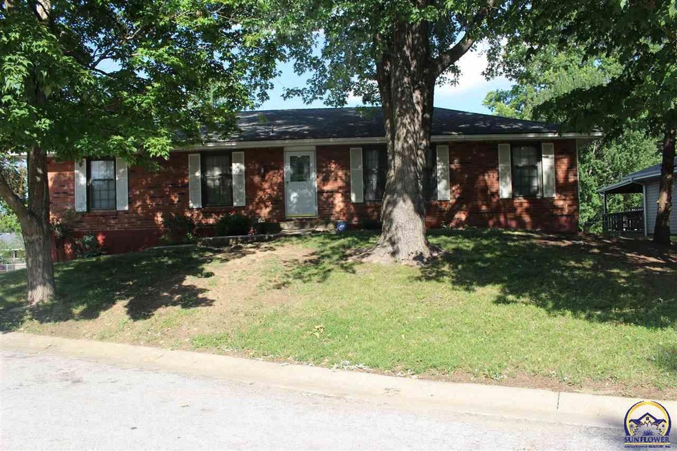 606 N 2nd St, Lansing, KS 66043 - photo 1