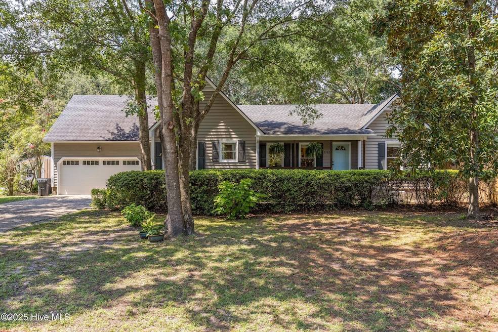 1302 Grove Point Rd, Wilmington, NC 28409 - photo 1