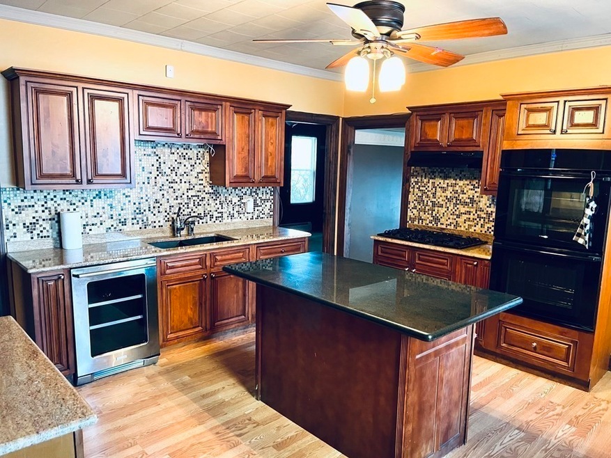 81 Spring St unit 1, Fall River, MA 02721 - photo 1