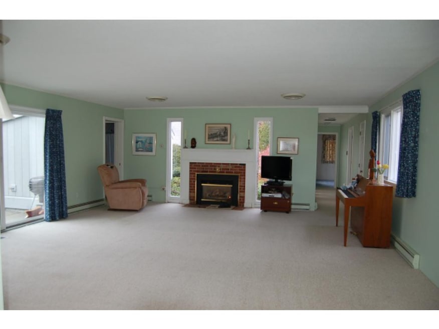 69 Hilltop Place, New London, NH 03257 - photo 1