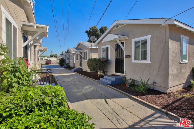 10926 S Grevillea Ave, Inglewood, CA 90304 - photo 1