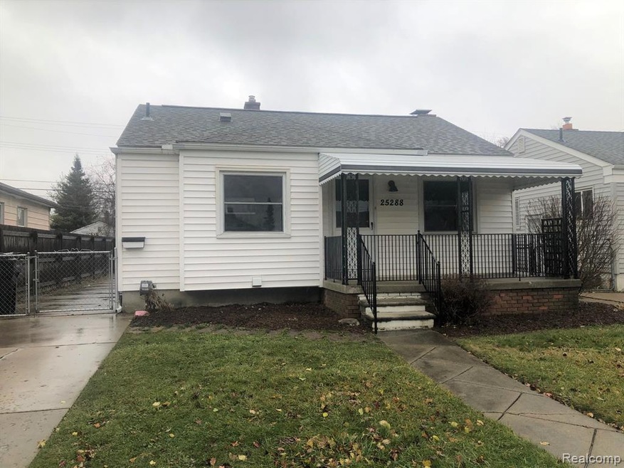 25288 Dale St, Roseville, MI 48066 - photo 1