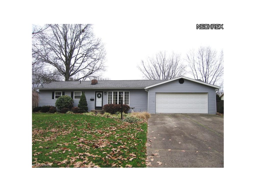 215 Taylor Rd, Barberton, OH 44203 - photo 1