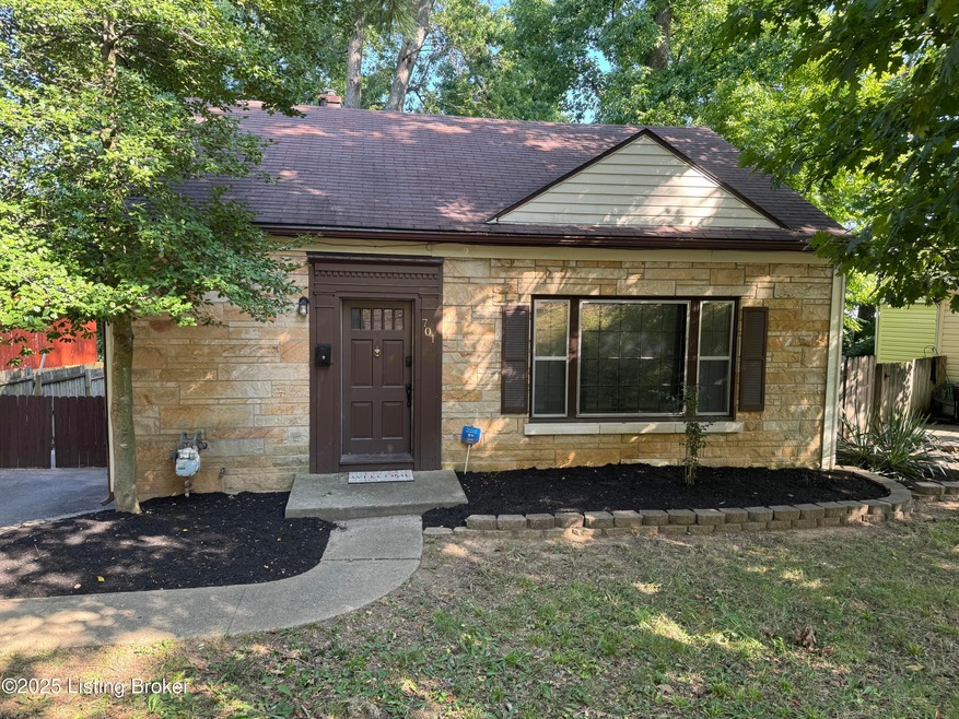 Pending $220,000 • Co-Listing Agent