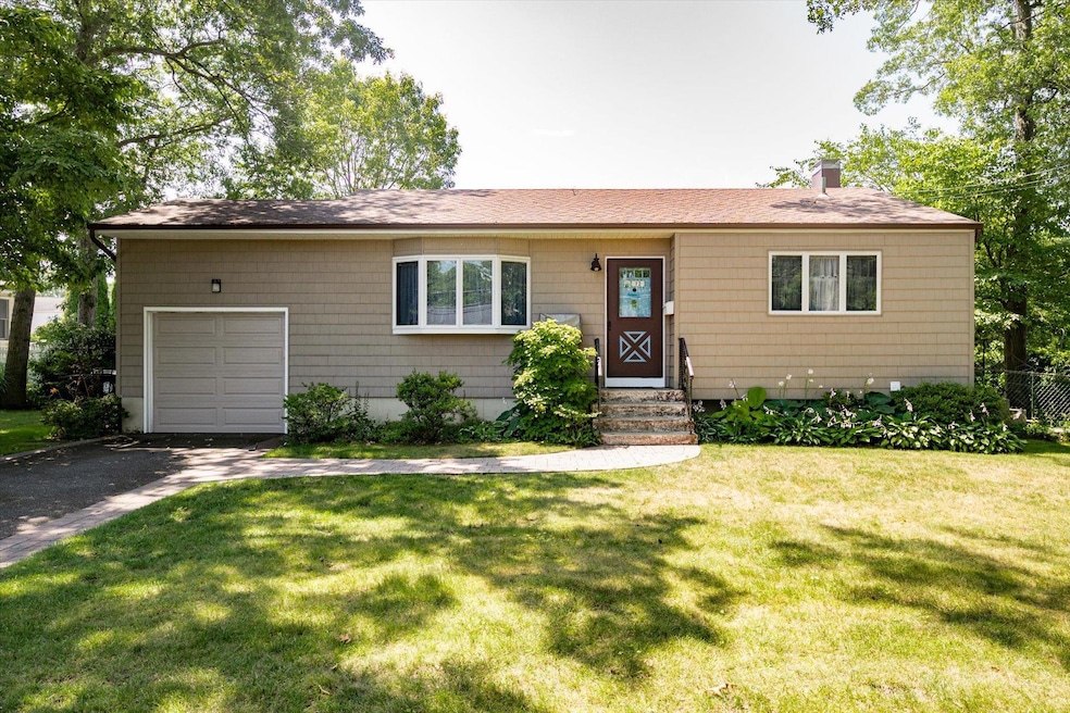 Pending $610,000 • Co-Listing Agent