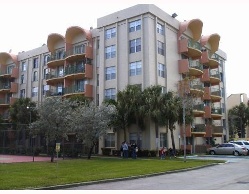 9360 Fontainebleau Blvd unit 214, Miami, FL 33172 - photo 1