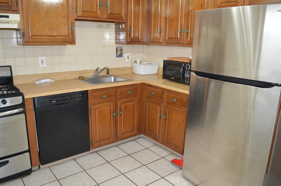 For Rent $1,900/month