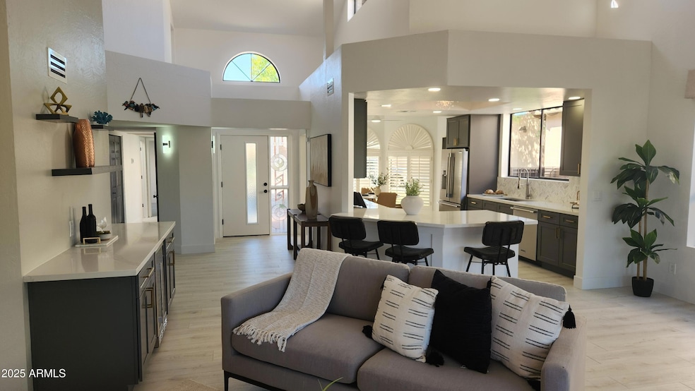 11809 N 40th Place, Phoenix, AZ 85028 - photo 1