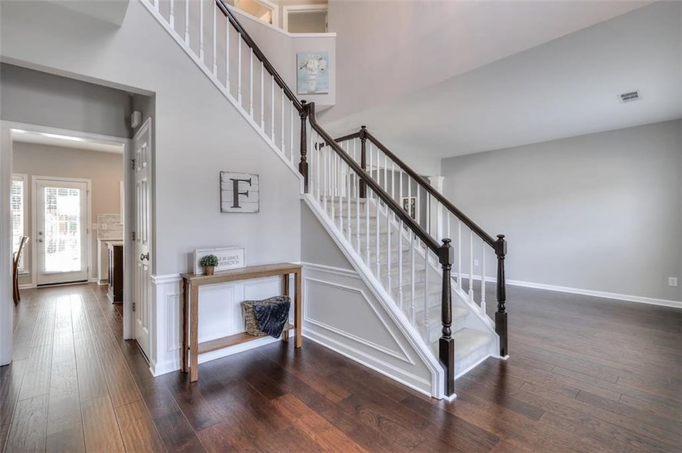 135 Lyndhurst Ct, Roswell, GA 30075 - photo 1