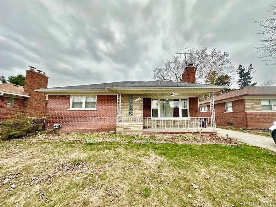 7246 Edward, Center Line, MI 48015 - photo 1