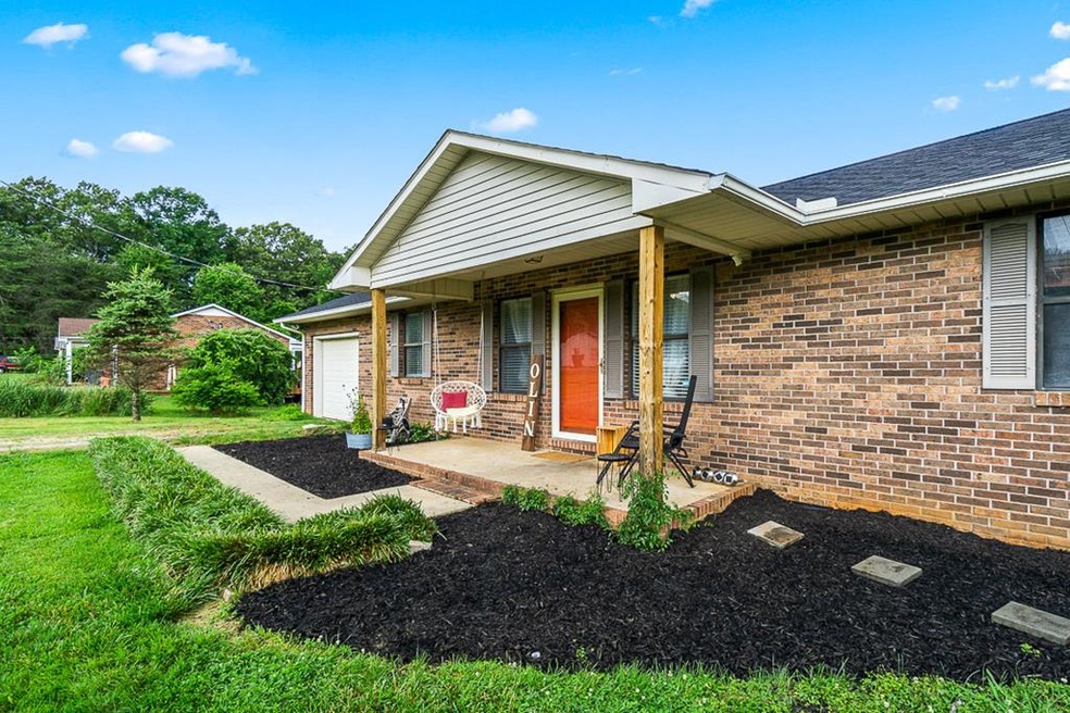 1518 Candace Dr, Cookeville, TN 38506 - photo 1