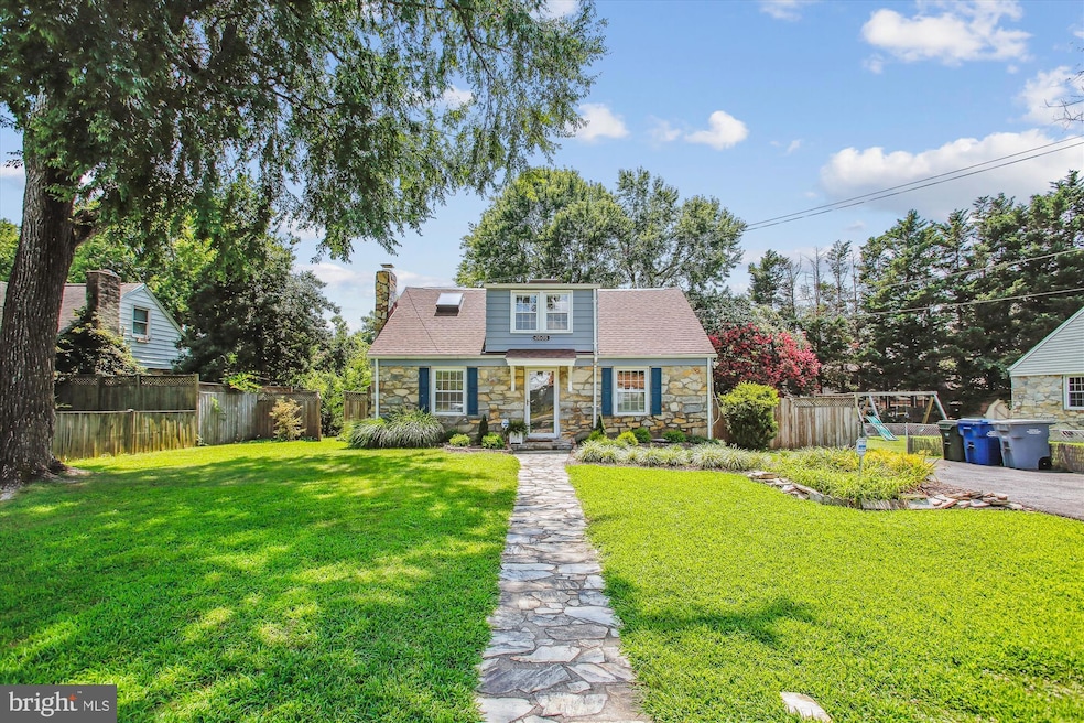 2605 Popkins Ln, Alexandria, VA 22306 - photo 1