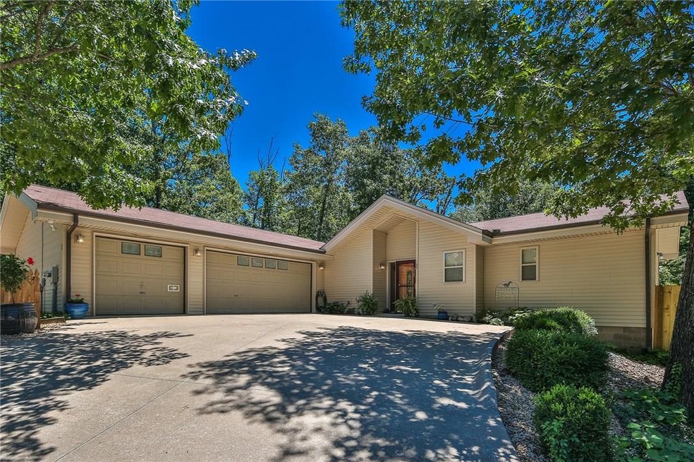 1 Chard Ln, Bella Vista, AR 72715 - photo 1