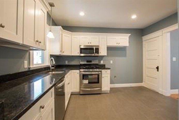 26 Arnold Rd unit 1, Quincy, MA 02171 - photo 1