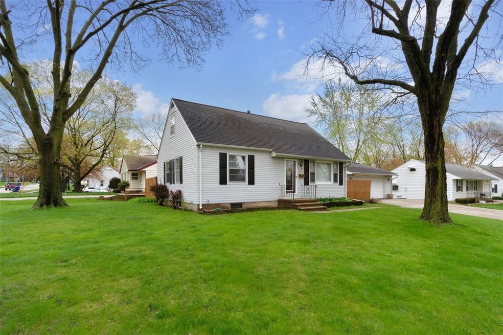 2220 Haven Ct SW, Cedar Rapids, IA 52404 - photo 1