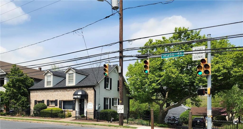 401 Main St, Stockertown, PA 18040 - photo 1