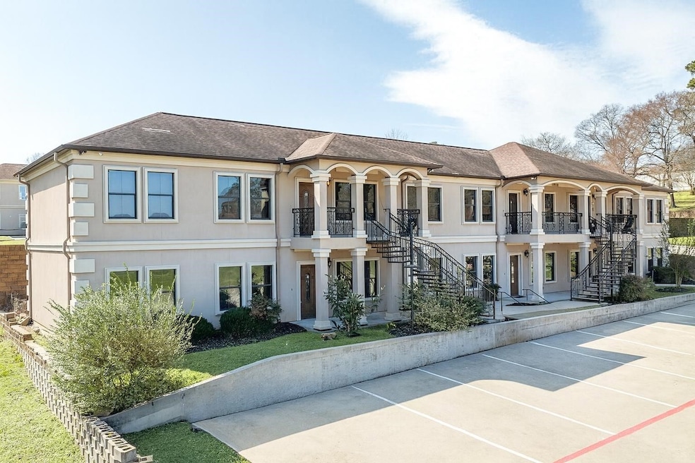 13165 Snow Ln unit 5, Willis, TX 77318 - photo 1