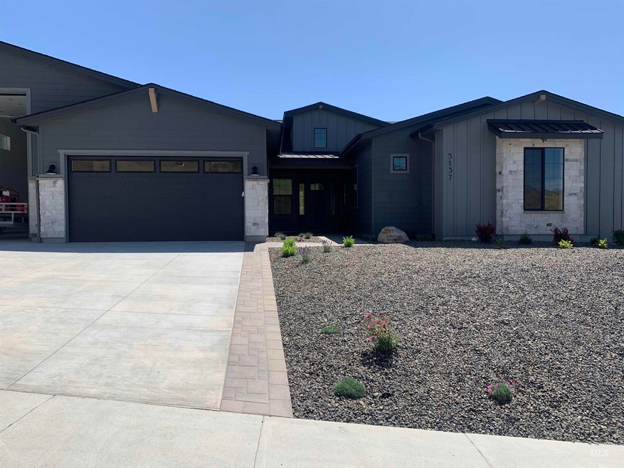 Pending $1,185,900 • Co-Listing Agent