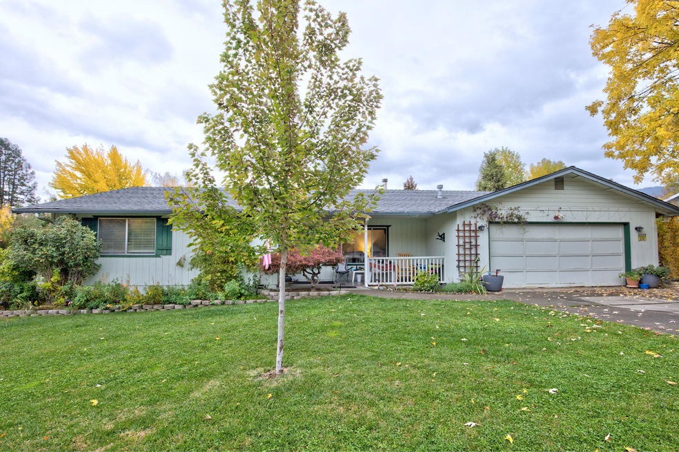 2115 Haviland Dr, Grants Pass, OR 97527 - photo 1