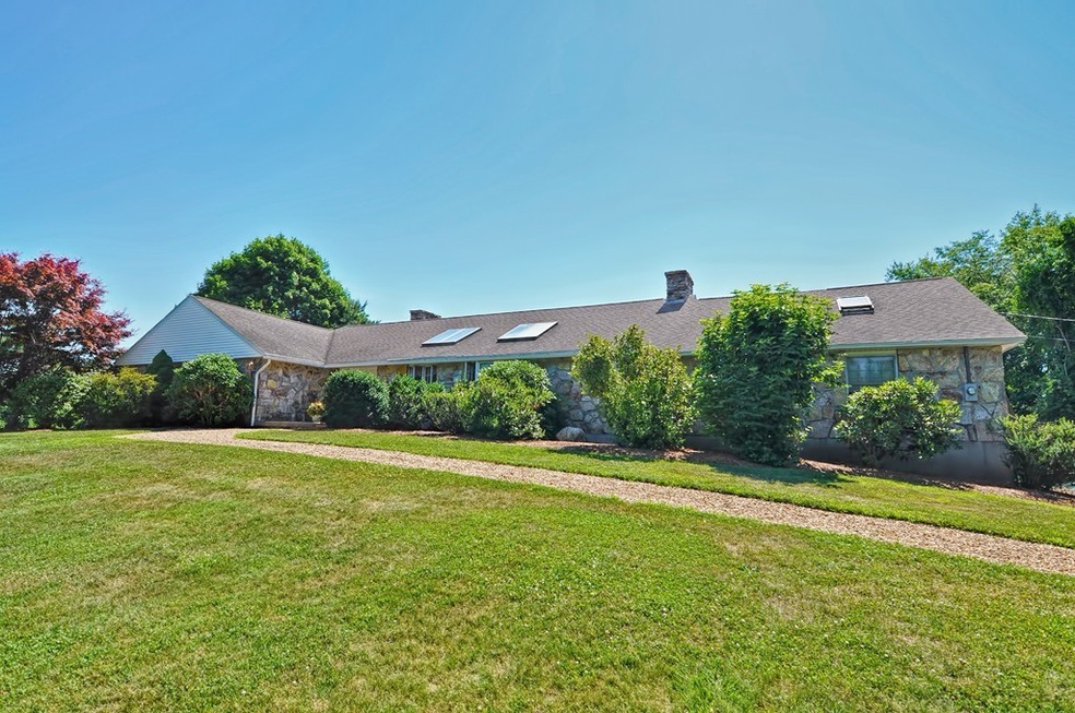 2 Bond Hollow Rd, Sutton, MA 01590 - photo 1